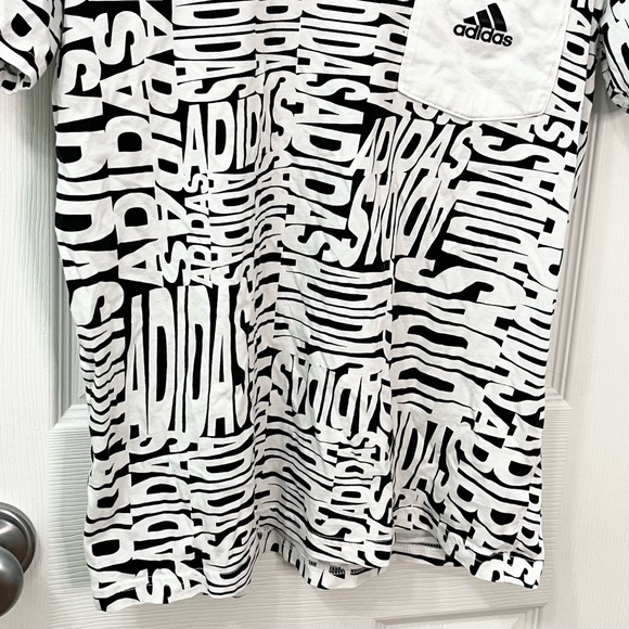 Adidas All Over Logo Print Short Sleeve Graphic T Shirt Boys Size L - Picture 4 of 7
